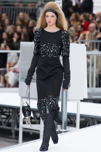 Look 93